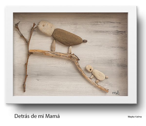 "Detrás de mi Mamá"